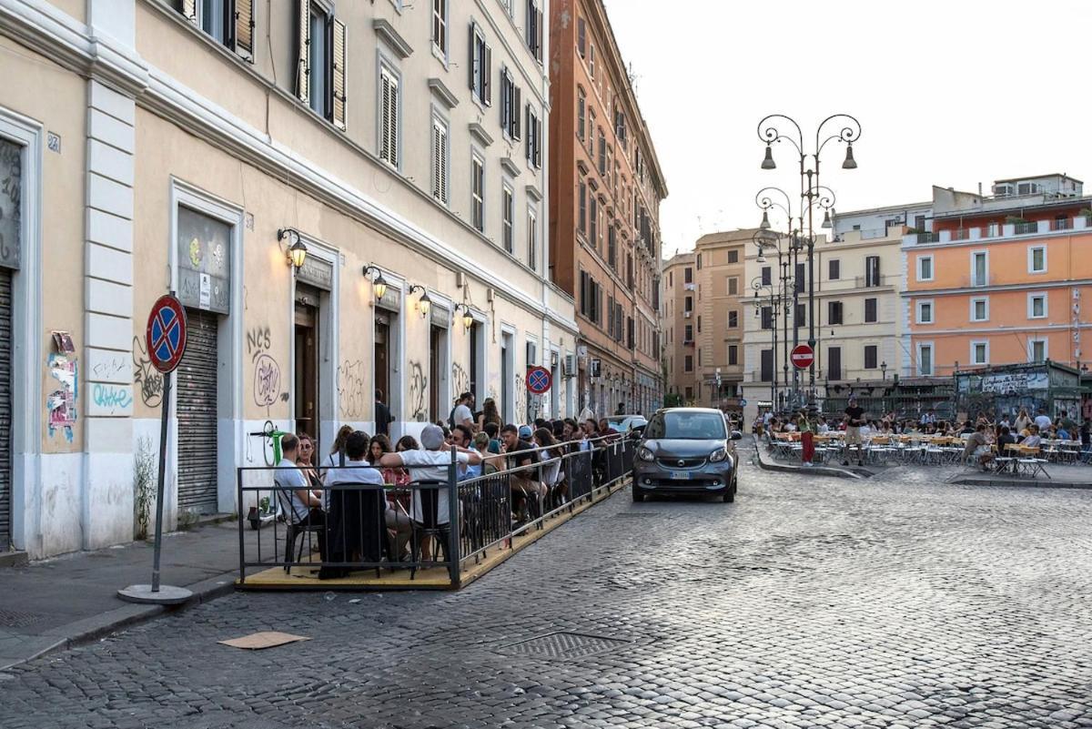 Urban Oasis With Balcony And Free Private Parking Apartment Rom