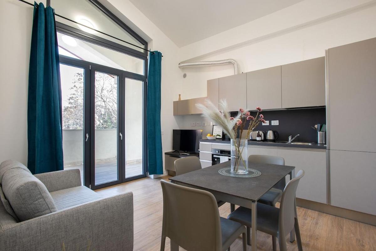 Urban Oasis With Balcony And Free Private Parking *