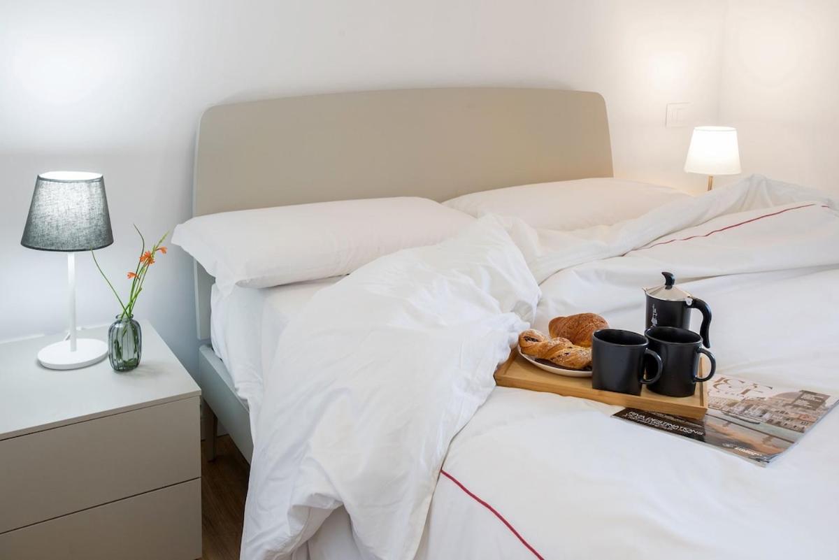 Urban Oasis With Balcony And Free Private Parking Apartment Rom