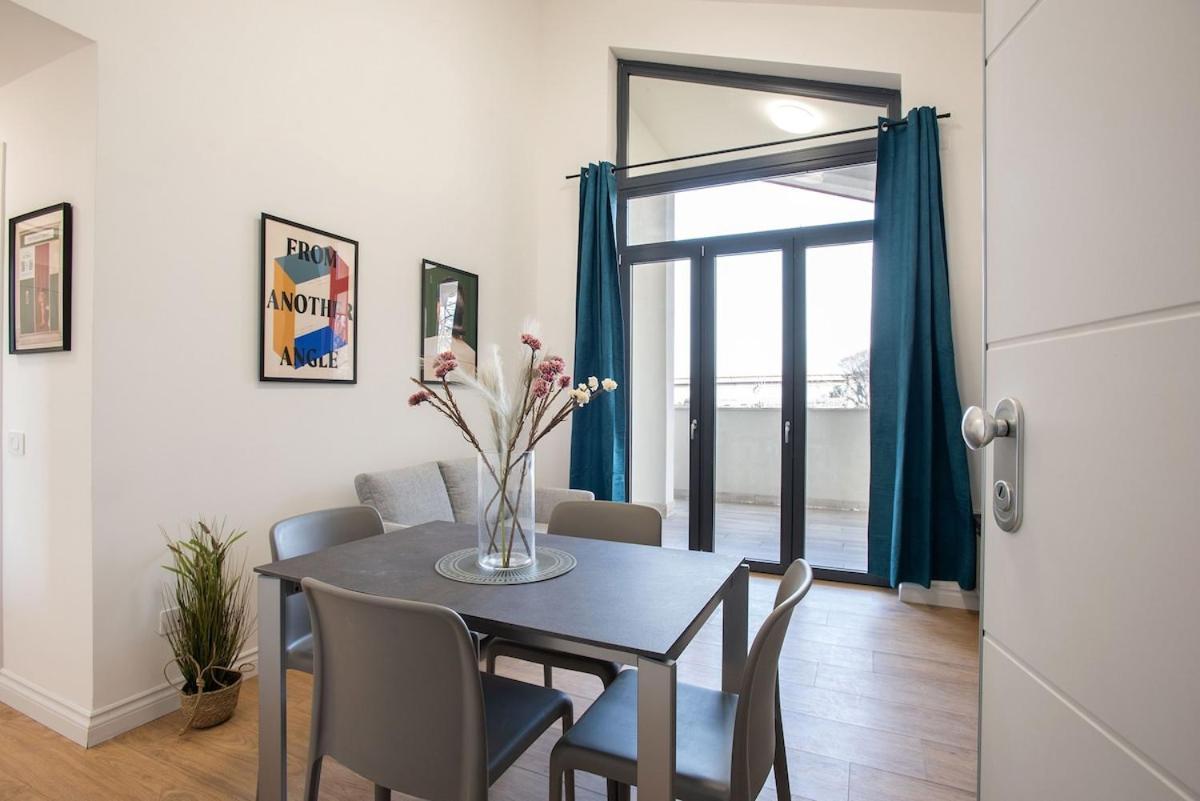 Urban Oasis With Balcony And Free Private Parking * Rom
