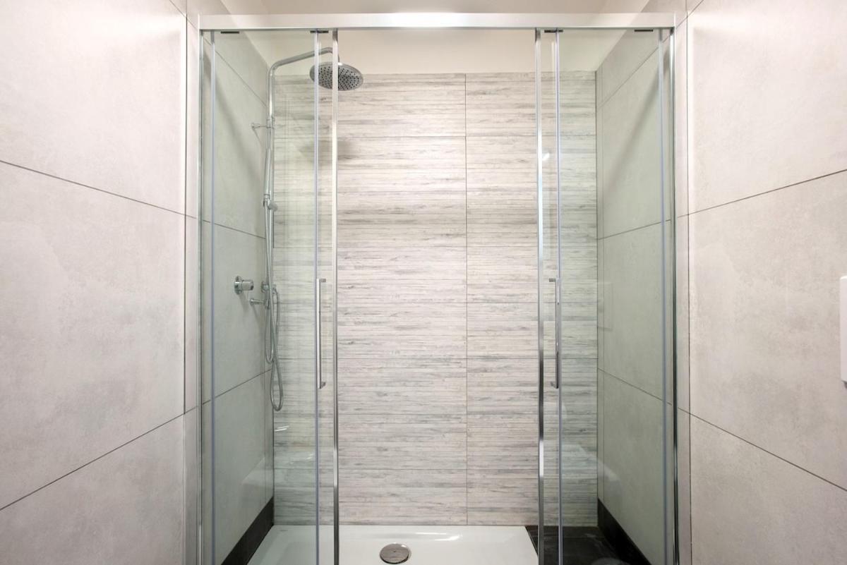 Urban Oasis With Balcony And Free Private Parking * Rom