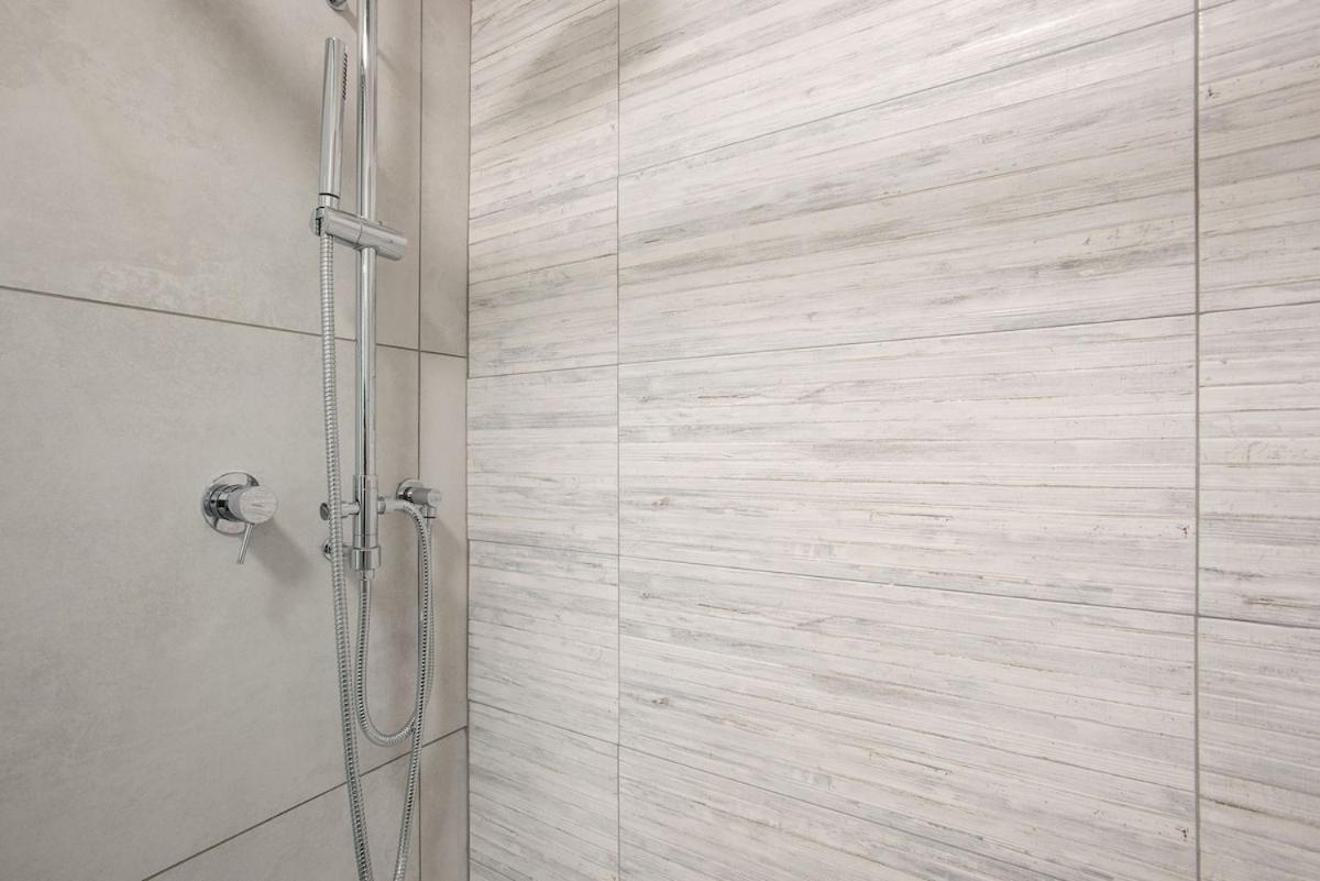 Apartment Urban Oasis With Balcony And Free Private Parking *