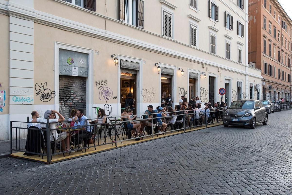Urban Oasis With Balcony And Free Private Parking Apartment Rom