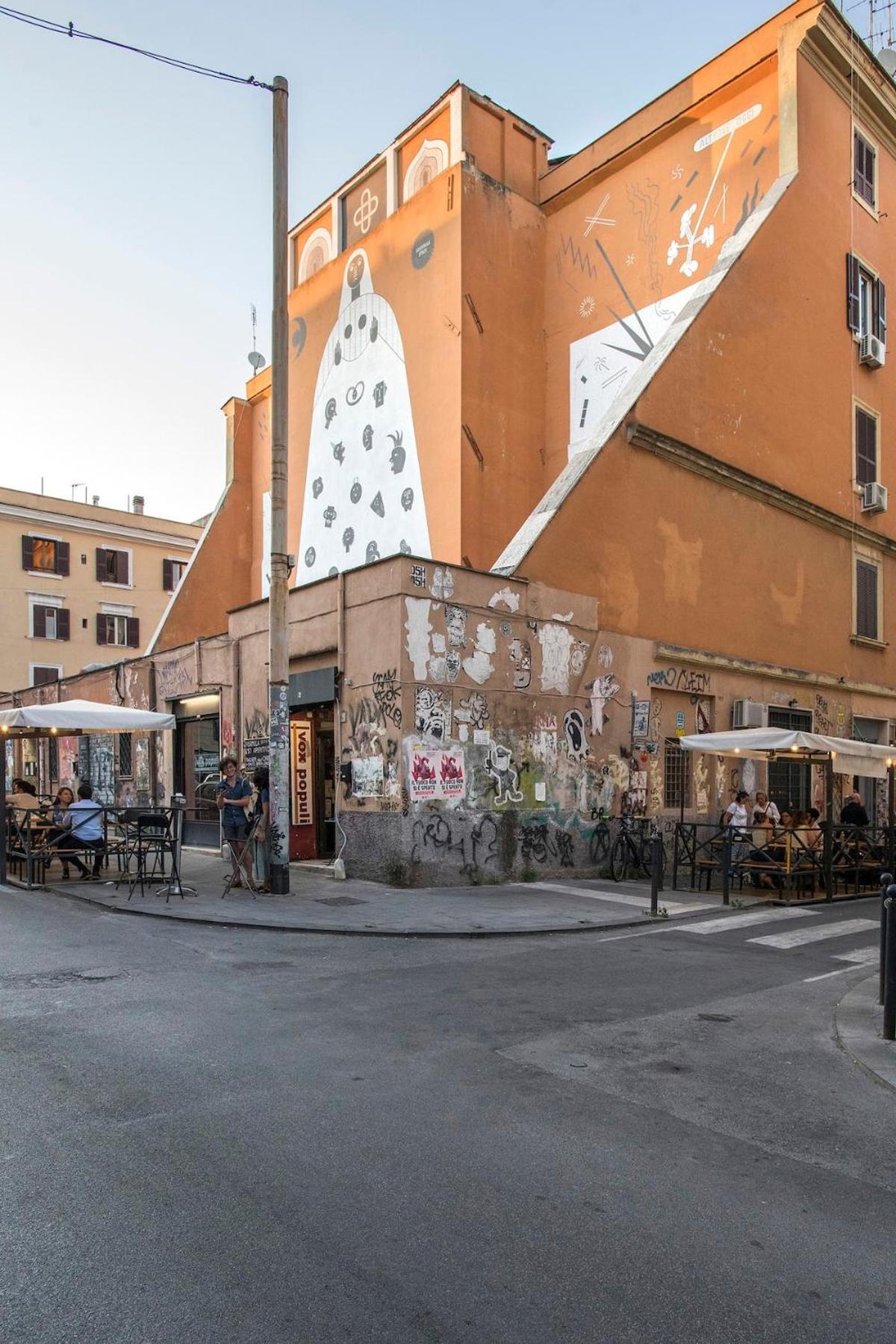Urban Oasis With Balcony And Free Private Parking Rom