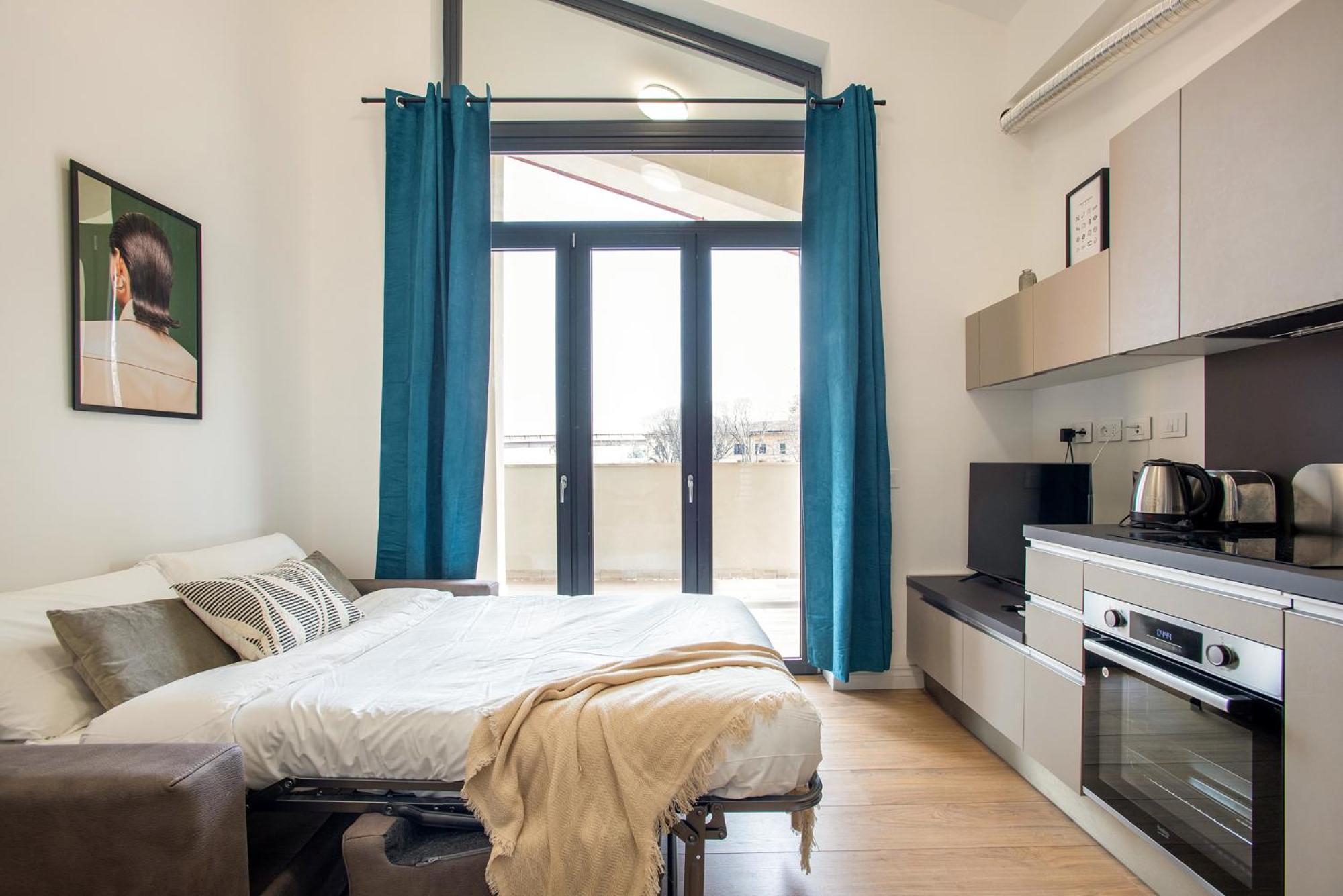 Urban Oasis With Balcony And Free Private Parking Rom