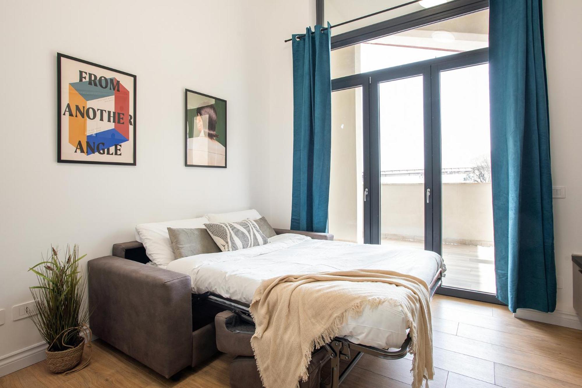 Apartment Urban Oasis With Balcony And Free Private Parking