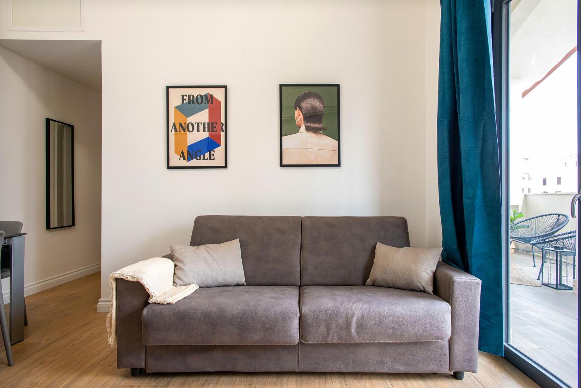 Apartment Urban Oasis With Balcony And Free Private Parking
